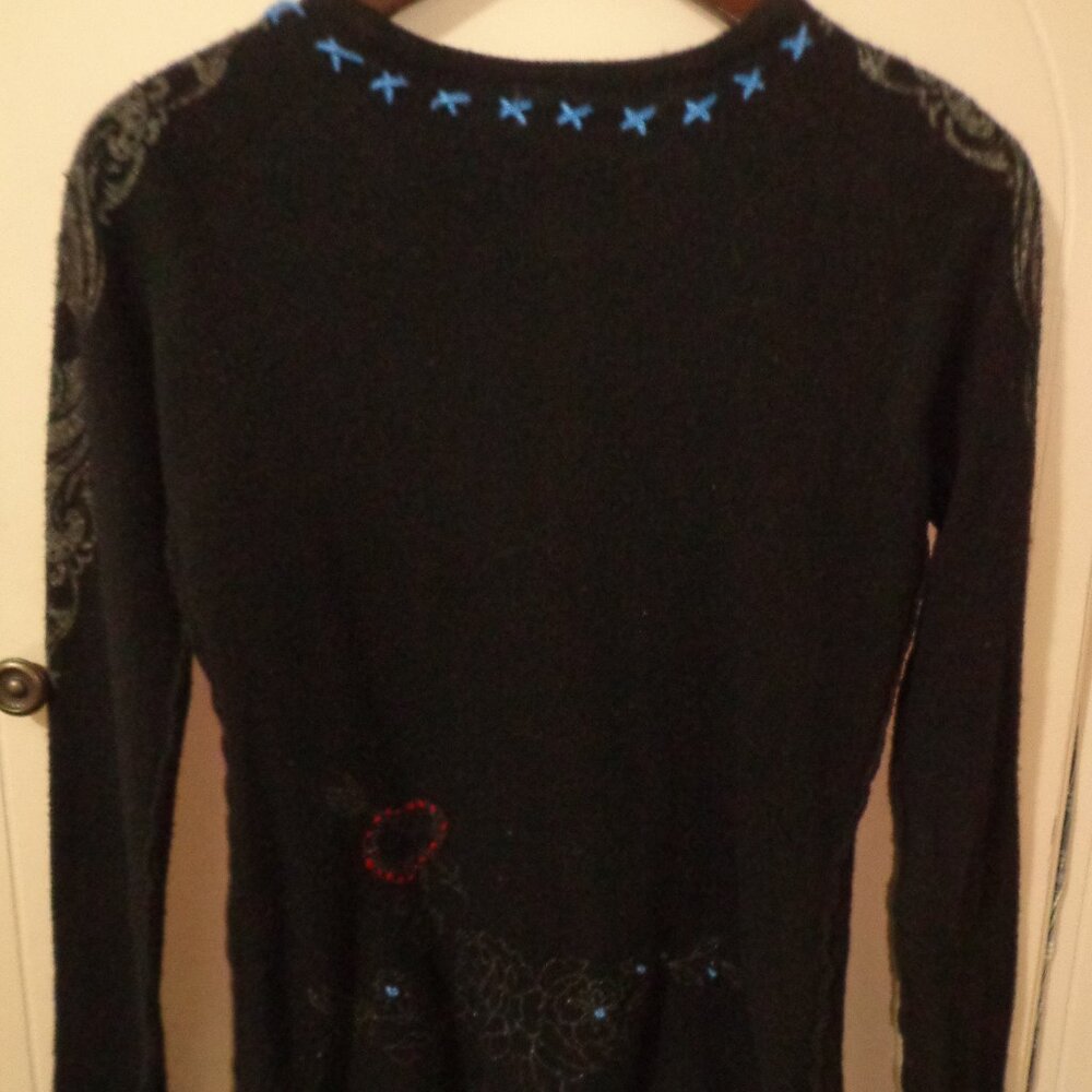 prAna Listen Love Laugh BOHO Knit Sweater M Black Raglan Raw Seams Graphics - Picture 3 of 15